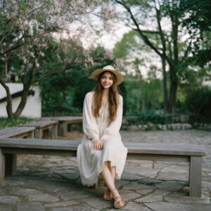 [01.clo.01.AA0001] Flowing dress in lightweight cotton with long sleeves