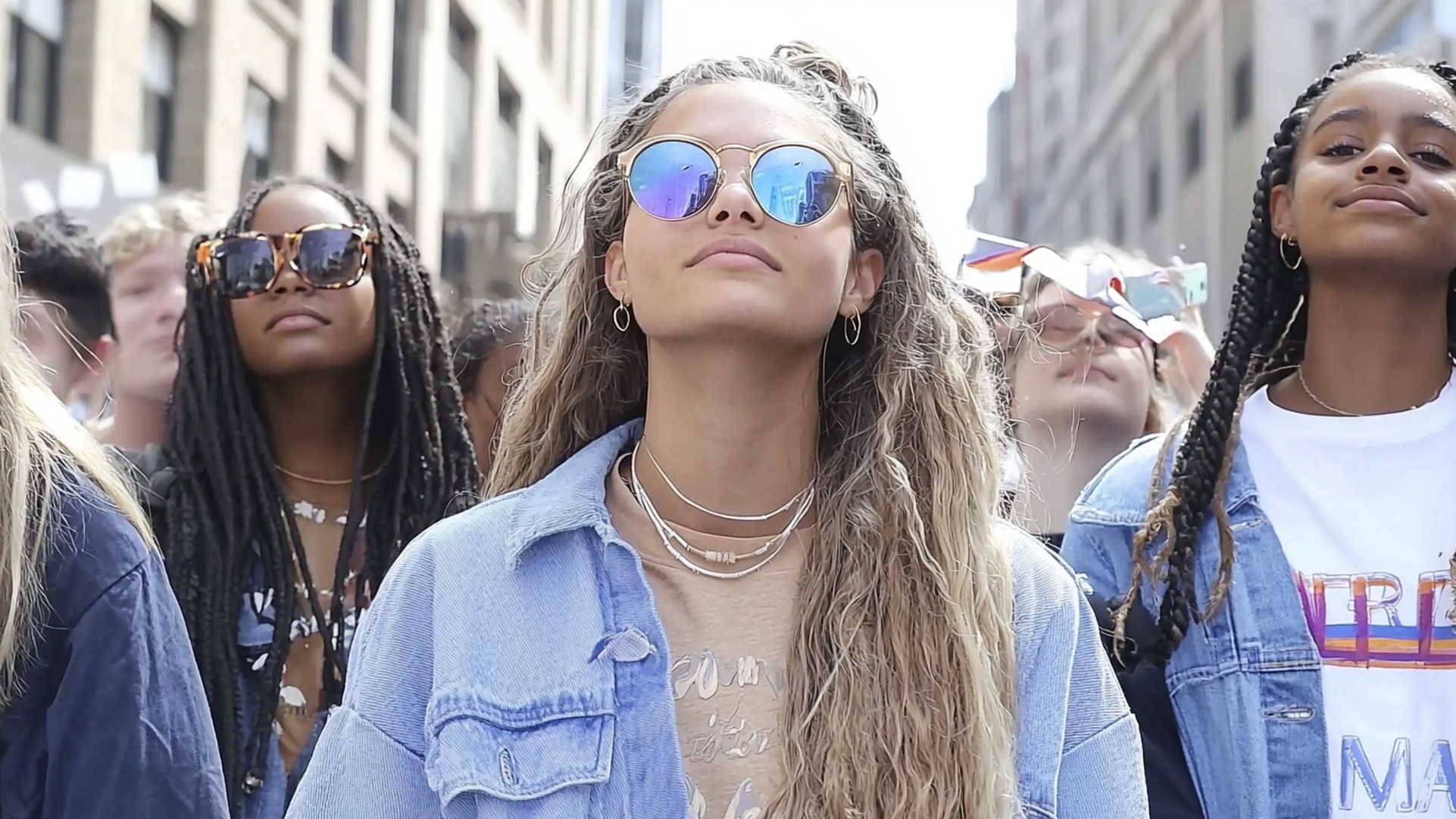 02_02_11_03_AA00000_PC_XAA00001_Carousel_1080x1920